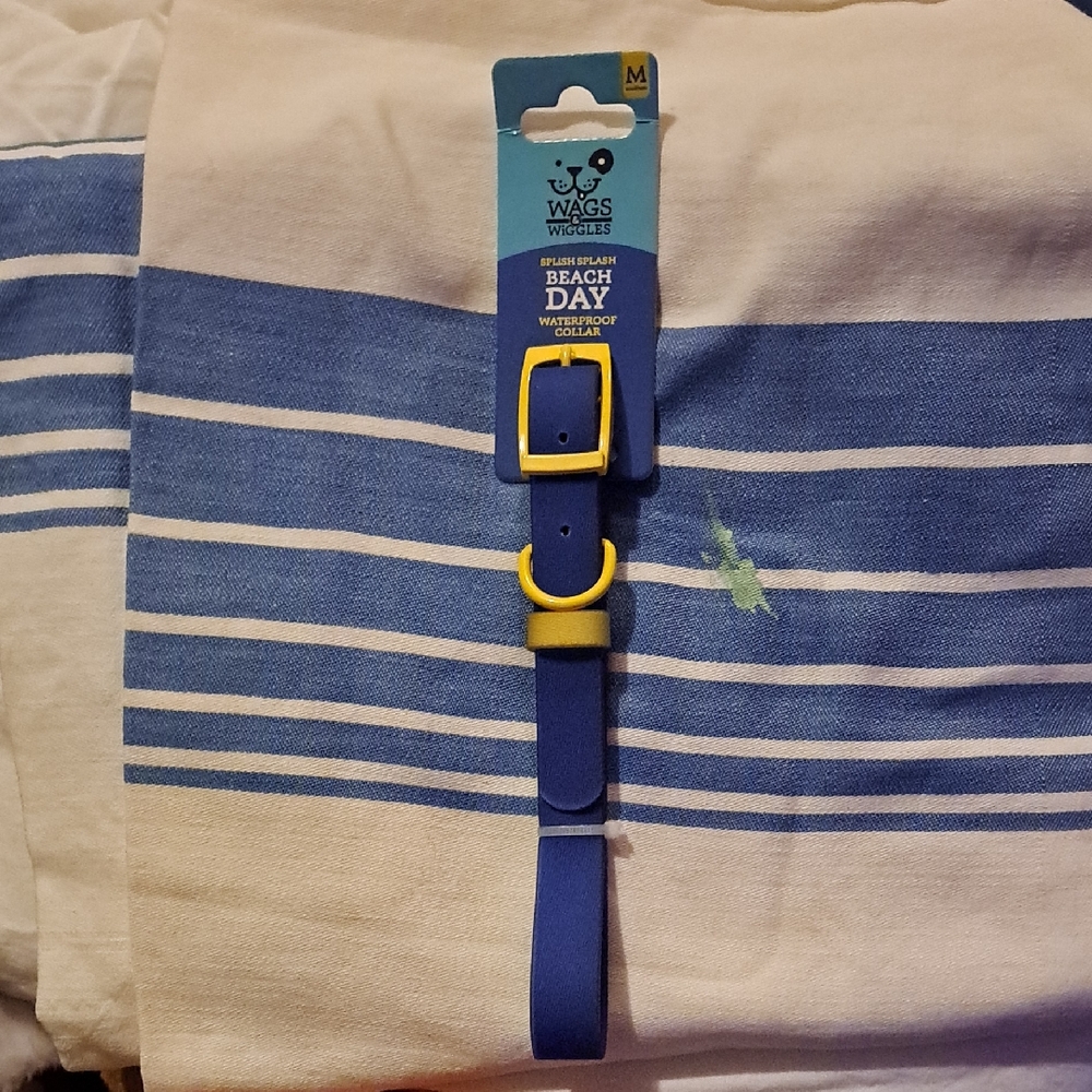 New waterproof dog collar size medium
